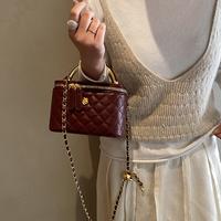 Gambar LOEI Yunseo Golden Handle Bag - Tas Selempang Wanita Fashion Classy dengan Rantai Gold 3331 - Black dari Loei Heels Kab. Tangerang 3 Tokopedia