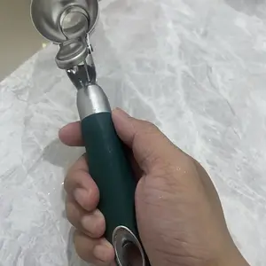 Sendok Es Krim Stainless Steel dengan Pegas Pelepas untuk Rumah dan Kafe, Material Kokoh, Anti Karat, Mudah Melepas Es Krim, Praktis Digunakan