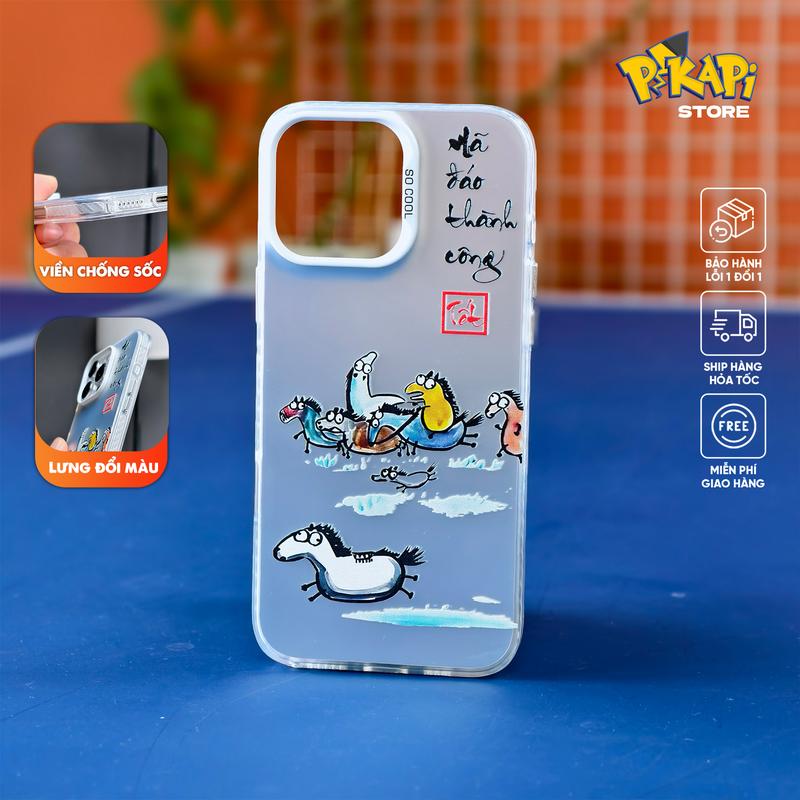 Ốp lưng iPhone Tết 2026 Bính Ngọ Mã Đáo Thành Công: lưng nhựa cứng đổi màu chống bẩn viền silicon có vân chống sốc chống xước viền camera viền màn hình nhô cao - Pikapi Phụ Kiện