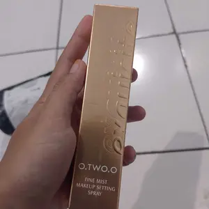 O.TWO.O Fine Mist Makeup Setting Spray - Spray Pengatur Riasan