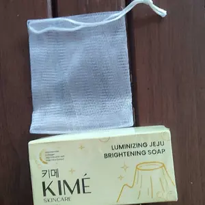 [BUY 1 BOX GET 2 BATANG] KIME Luminizing Jeju Brightening Soap 100GR | Volcanic Ash Charcoal Niacinamide Collagen | Sabun Mandi Pencerah Badan Wajah Glowing Pemutih Tubuh Muka Kulit Leher Kaki Tangan Ketiak Whitening Booster Eksfoliasi Flek Hitam