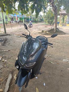Product Review of Aksesoris Garnish Pemanis Windshield Nmax Aerox, Cuma Garnisnya Aja from H**🕊 0