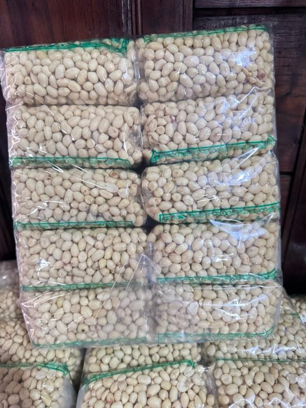 Product Introduction of 5 bungkus Kacang Kupas Asli Tuban 250g x 5 Bungkus - Total Berat 1,250g - Goreng, Food, Mete, Kering, Snack, Cemilan Bawang Makanan Camilan Mede 6