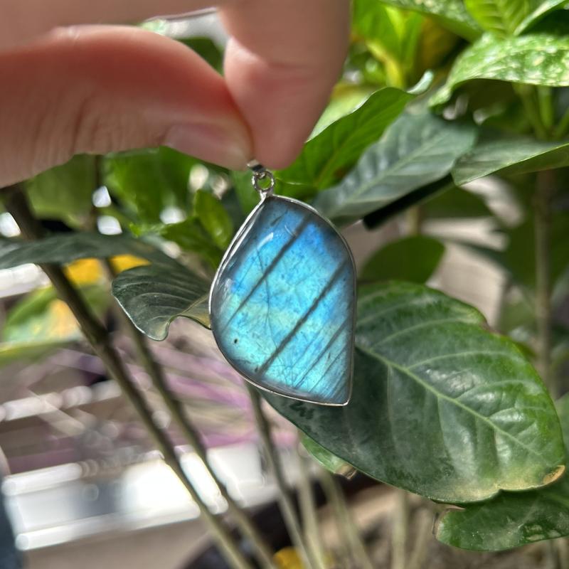 Product Introduction of Boutique tự nhiên Labrador Leaf Crystal&Healing Stone Necklace,Haped DIY Trang sức Mặt dây chuyền Women Charm 9