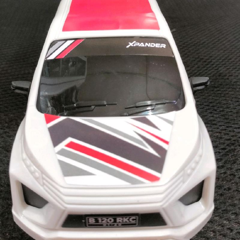 MINIATUR XPANDER DIECAST RKC002 1