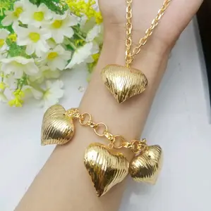 Gelang Love Jumbo Gelang Love  Full Gold