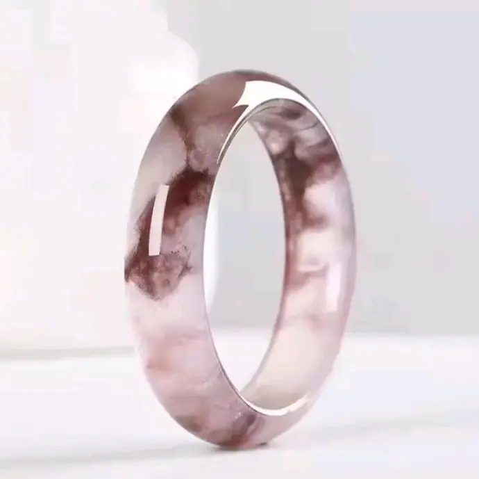 Gelang Wanita Elegan dari Bahan Giok Berkualitas