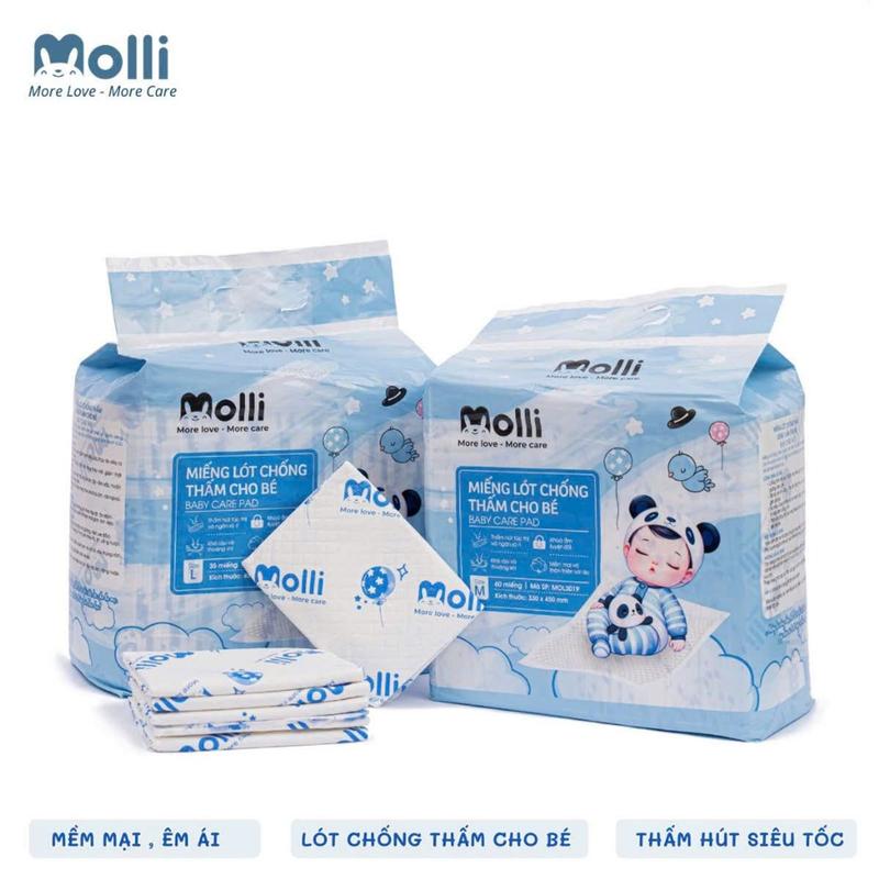 Tấm lót chống thấm Molli 5 lớp cho bé dùng 1 lần có 2 size to 45x60cm, gồm 60 miếng lớn và 35 miếng nhỏ.