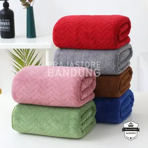Handuk Mandi Dewasa 80x160 List Daya Serap Tinggi Dan Lembut Motif Zigzag Polos Merek SARANG LEBAH