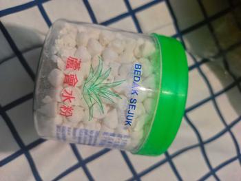 Product Review of Bedak Sejuk Aloe Vera Traditional 95g+- 76101 / 76102 from A**️ 0