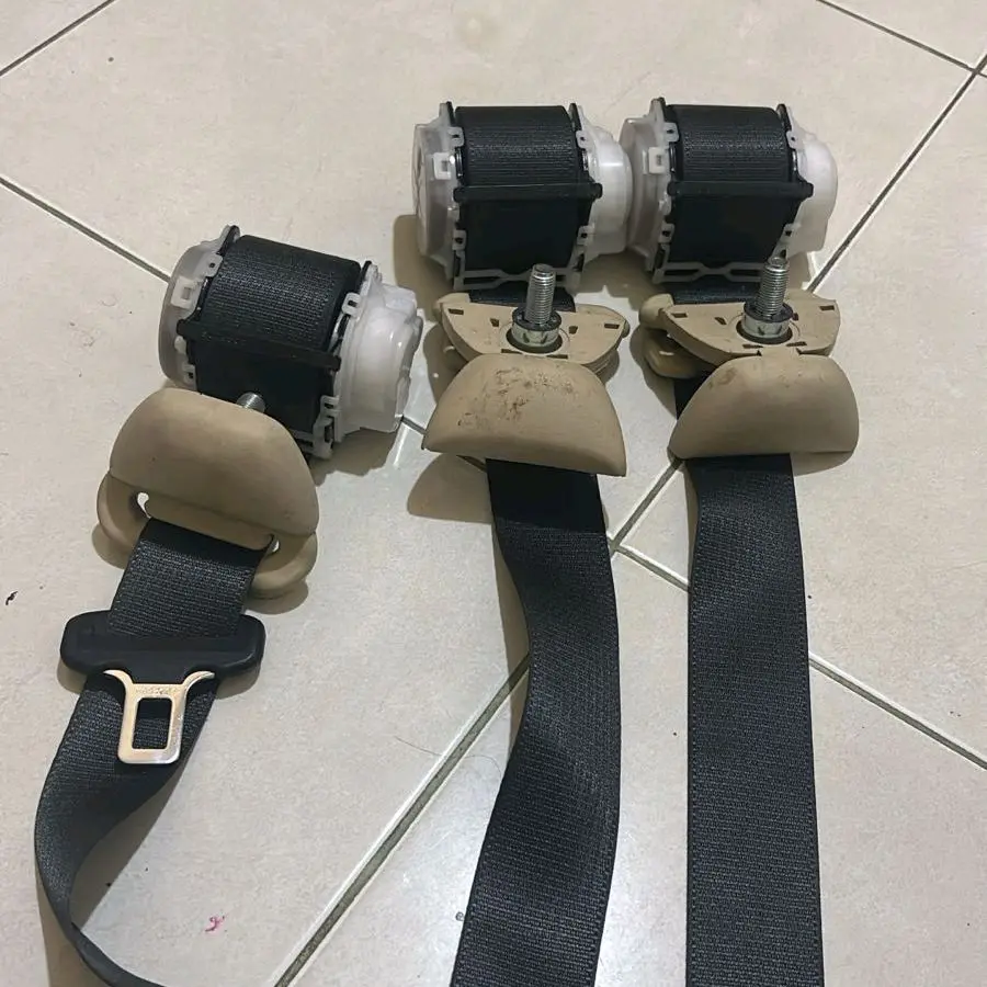 seat belt sabuk pengaman Toyota original HITAM