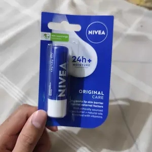 NIVEA Lip Balm ORIGINAL / STRAWBERRY 4.8 gr / Lip Balm Caring Color Coral Rose 3 in 1