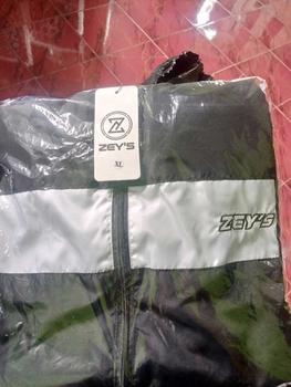 Product Review of Jaket Parasut Pria Wanita Jaket Windbreaker Taslan Waterproof Premium Unisex Keren Nyaman Outdoor Distro from M** D**🌻 1