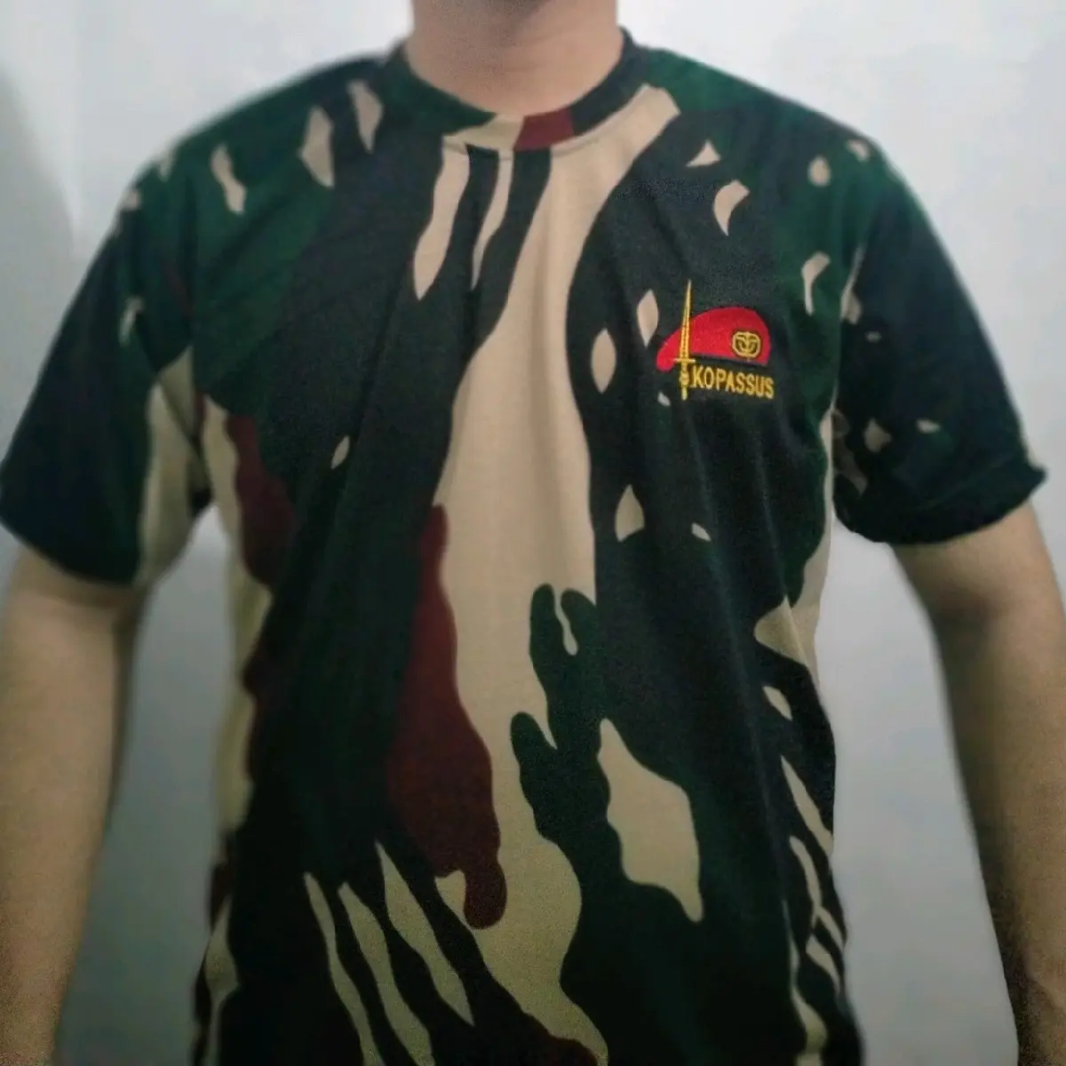 Kaos Loreng Kopasus logo bordir