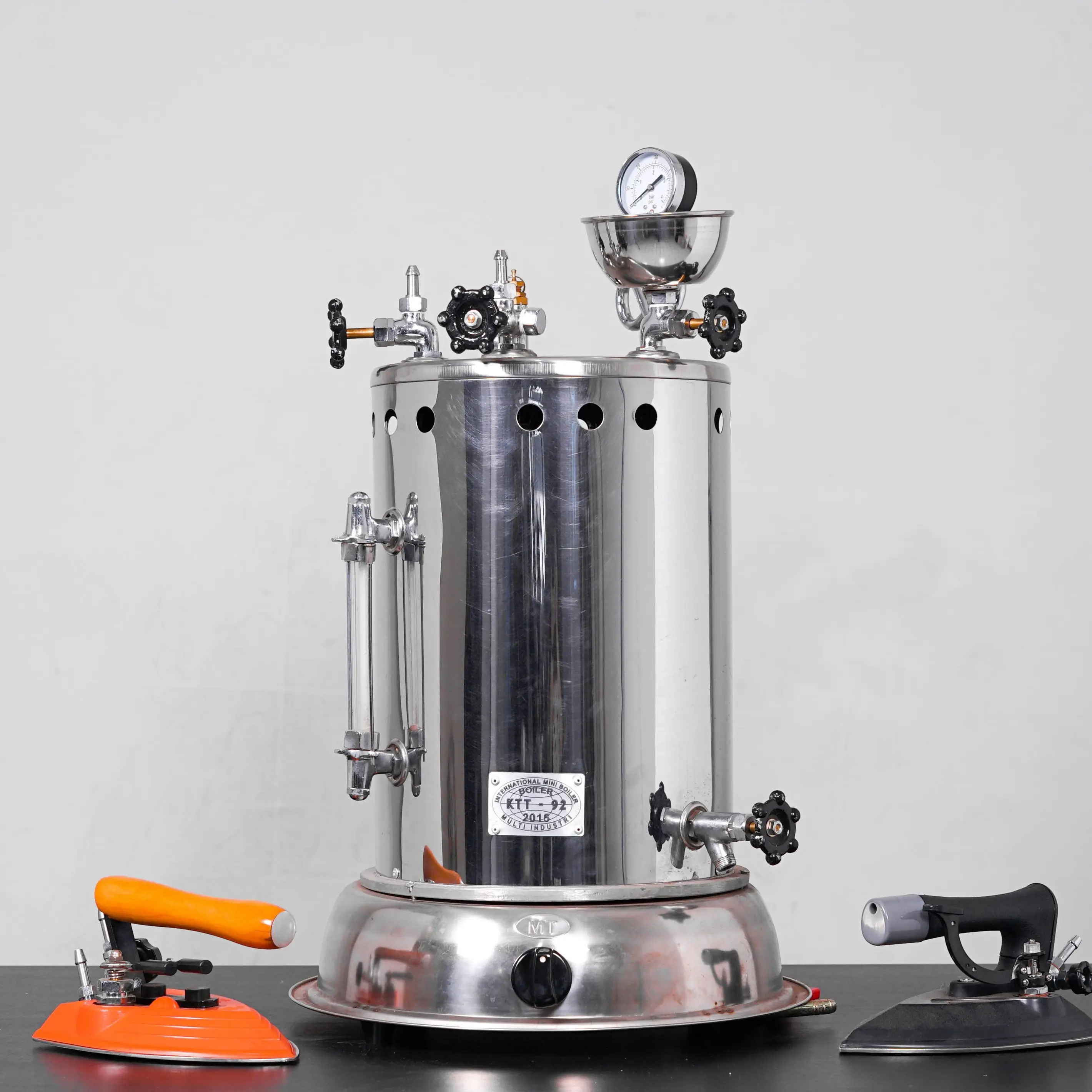 Setrika Uap - Steam Boiler Laundry  10 Liter KTT 92