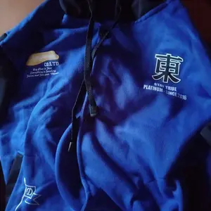 Jaket Varsity Hoodie Anak Uniseks Warna Terbaru dengan Desain Vintage dan Detail Logo Unik