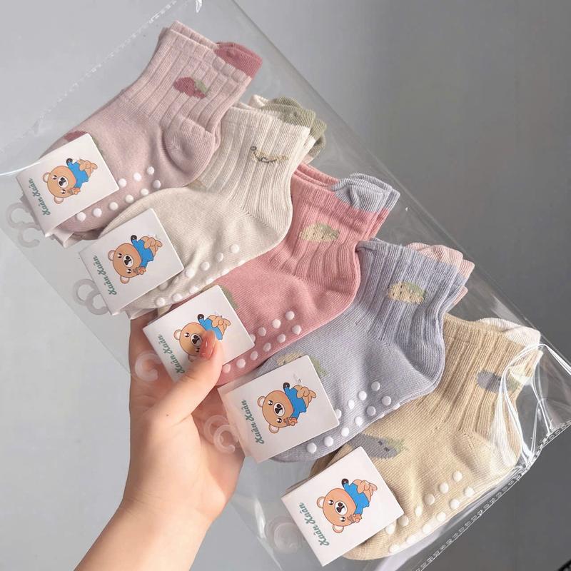 Nhiều mẫu Combo 5 đôi tất bé trai bé gái chống trượt hình thú,hình quả cute chất liệu cotton mềm mịn co giãn tốt size từ 0 - 3 tuổi
