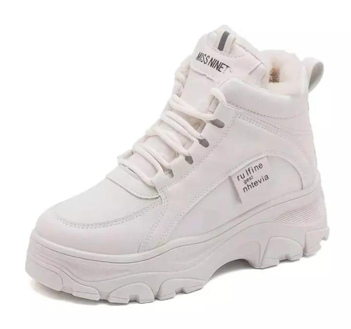 SEPATU BOOTS BUL WANITA - SEPATU SNAKERS WANITA - SEPATU BOOTS BULU WANITA MODEL TERBARU DENGAN HARGA MURAH 4