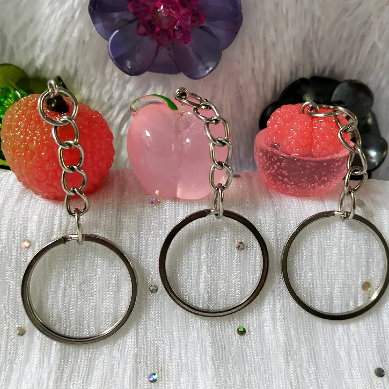ganci buah buahan co saat dilive. ganci buah buah glow in the dark bisa menyala dikegelapan,bahan terbuat dari resin Toys Doll 3