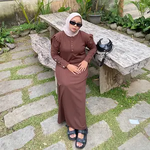 Gamis warna mahogandy model kerutan di bahu