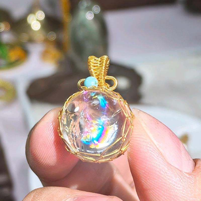 mặt dây chuyền thạch anh aura tự nhiên