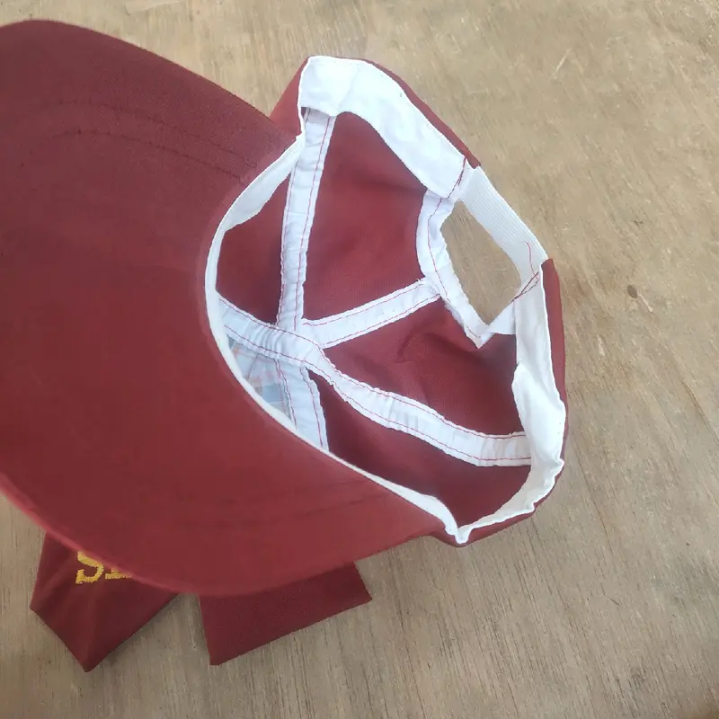 Topi dan dasi logo bordir tutwuri handayani  Karet 1