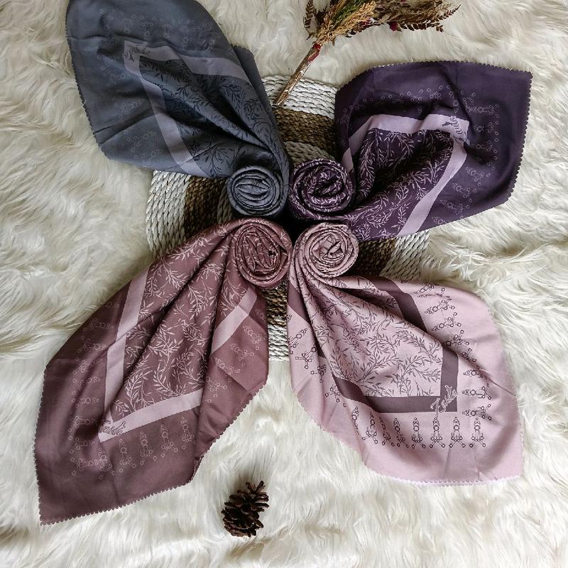 Hijab Segiempat Motif Voal Premium Muslim Square Pouch 4