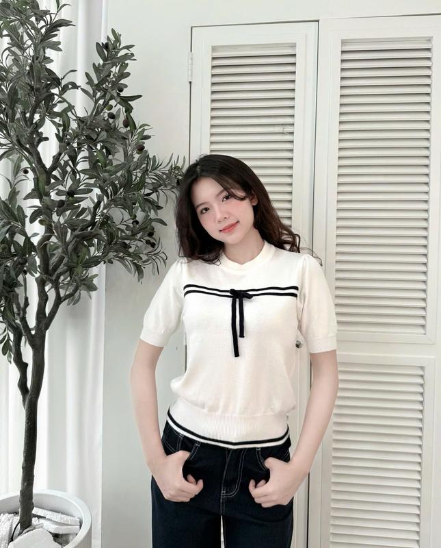 BST mới HTIQUE Áo len nữ phối kẻ ngang áo len cộc tay mùa hè thiết kế kẻ ngang phối nơ siêu nhẹ nhàng HT01