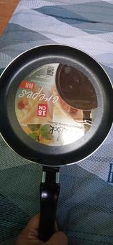 Product Review of Crepes Pan / Wajan Teflon Datar Gagang / Crepes Maker Kulit Lumpia Risol 16CM 18CM 20CM 22CM 28CM from V**A 1