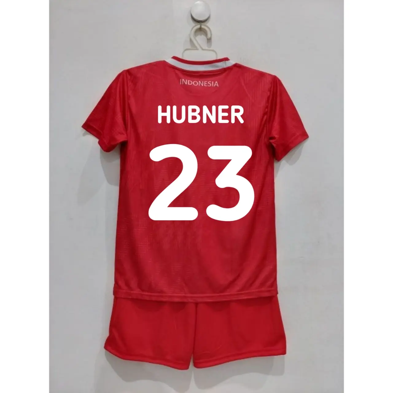 SETELAN BAJU BOLA TIMNAS INDONESIA /PEMAIN NATURALISASI BISA REQUEST NAMA COD
