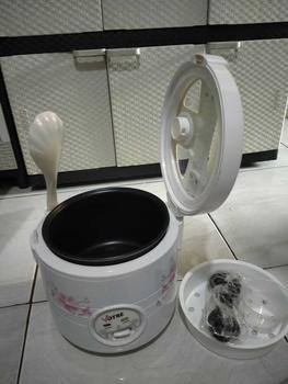 Product Review of 【COD】Votre Rice Cooker G-11  Penanak Nasi Desain Elegan dengan Lapisan Tutup Kaca Free Saringan Kukus from A**n R**i ** 2
