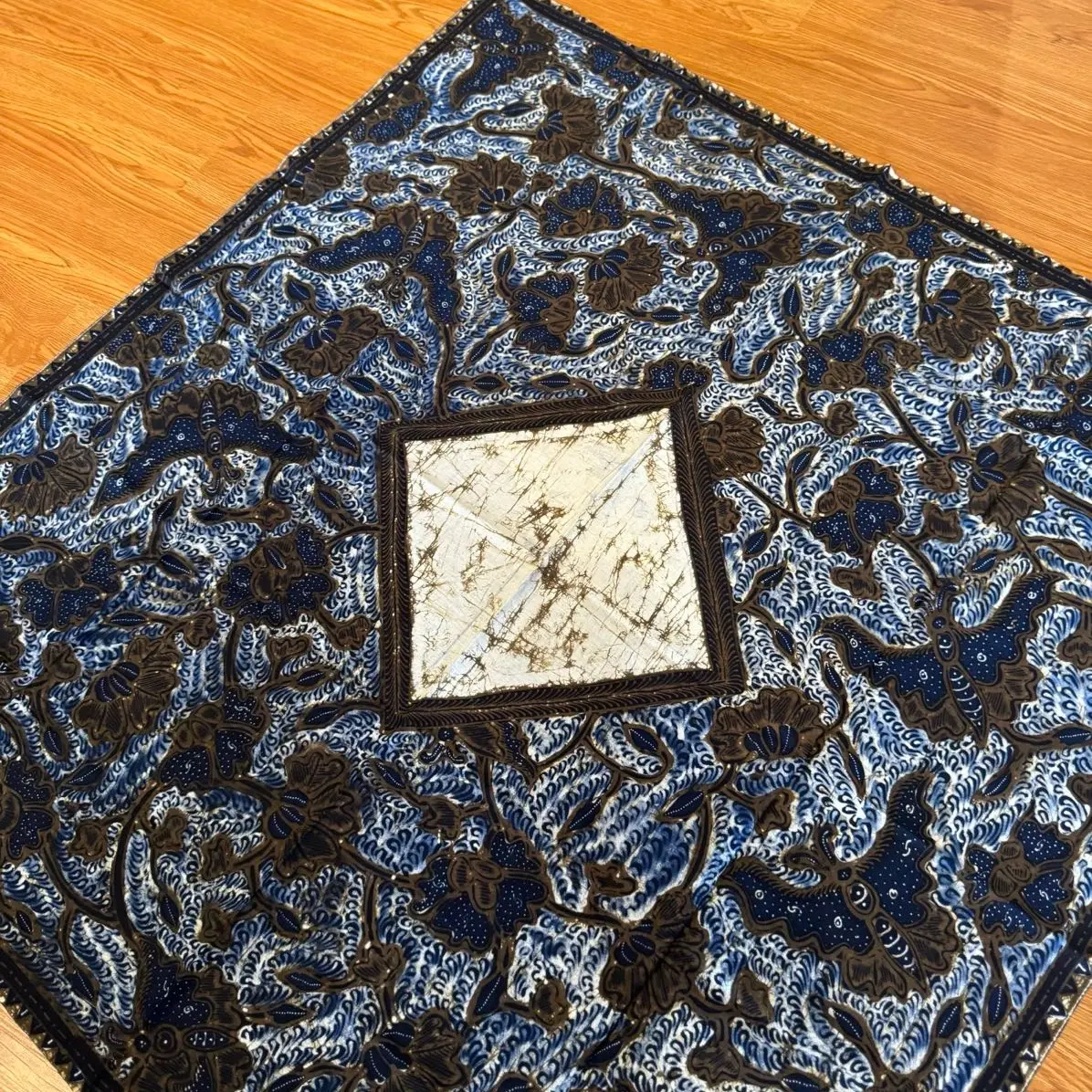 Udeng batik tulis lembaran kotak