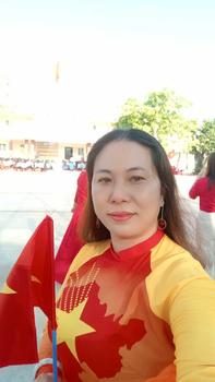 Product Review of Áo dài sao vàng hàng thiết kế nhiều mẫu họa tiết đẹp và sang trọng, giá tại xưởng Áo dài may sẵn Khả Trang AODAIVN thiết kế dành cho nữ from T**y T**y 1