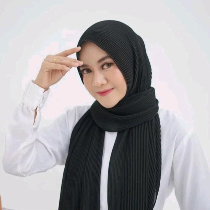 MILLENIAL PASHMINA PLISKET CERUTY BABYDOLL KHUSUS WARNA HITAM Jilbab Wanita Muslim Panjang 2