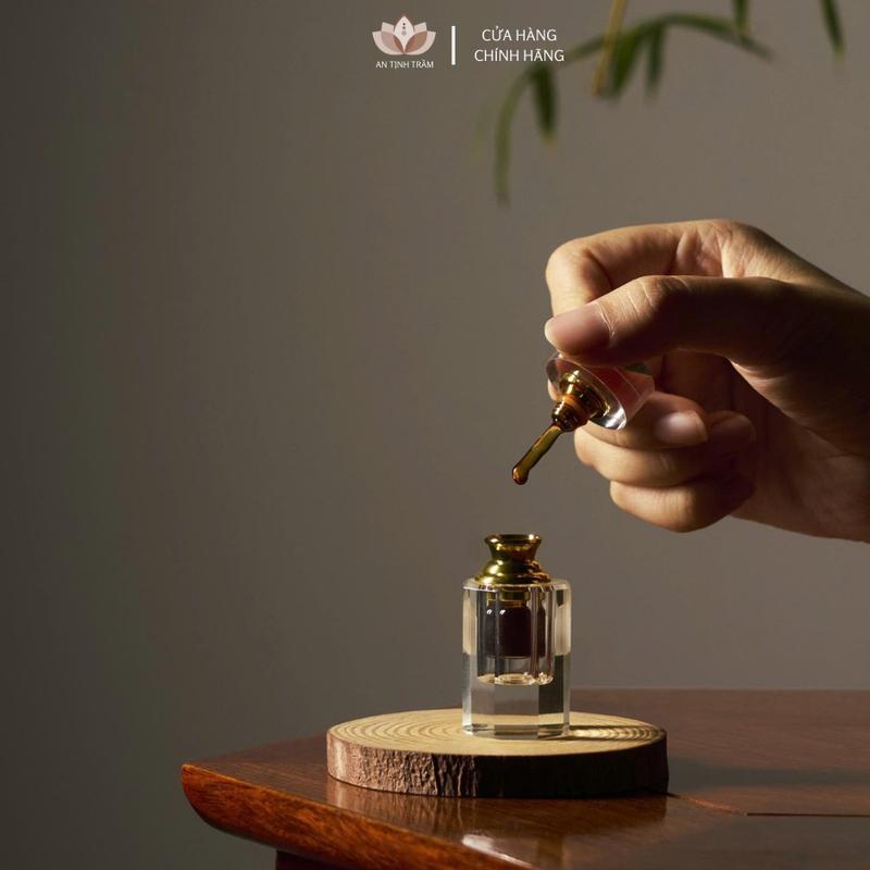 Tinh Dầu Trầm Hương Nguyên Chất 1ml - Tinh Hoa Thư Giãn Thanh Lọc Từ Gỗ Trầm 100% - Giảm Căng Thẳng - Tinhdautramhuong