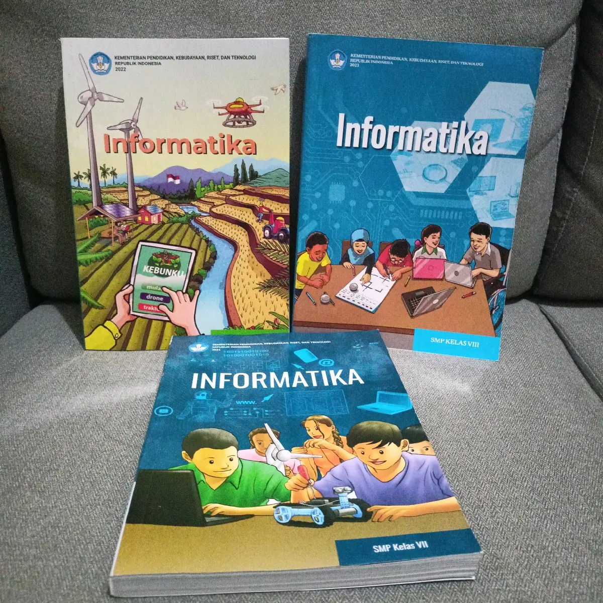 buku pelajaran SMP informatika untuk kelas 7 8 9 kurikulum merdeka Siswa