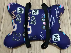 Bantal Stang Anak-anak Dengan Guling di Sisi Kiri dan Kanan Dudukan