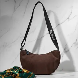 Tas bahan kodura model perahu atau model bulan sabit Selempang wanita dan Pria