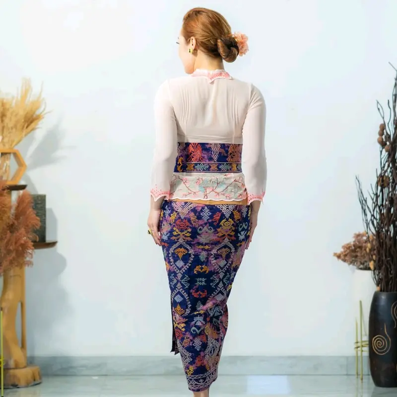 1 SET KEBAYA JADI & BAHAN_ MOTIF CERY ( KEBAYA DAN KAMEN 2