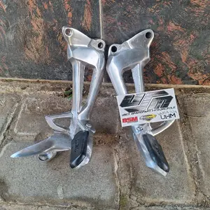 DUDUKAN POSTEP VEGA R NEW POWER + STEP DUCATI PIJAKAN KAKI BELAKANG POLIS MENGKILAP (SATU SET)