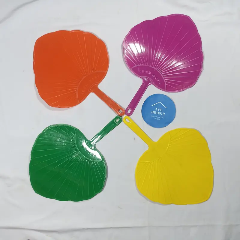 KIPAS PLASTIK TANGAN MANUAL KARAKTER BENTUK WARU WARNA WARNI IPET 0