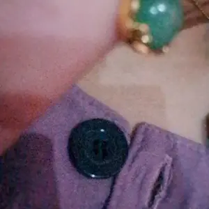 LIONTIN TITANIUM TETES MODEL TERBARU DAN KEKINIAN Dengan Pilihan Warna Hitam Putih dan Coklat untuk Tampilan Mewah