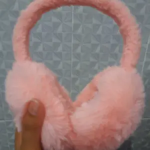 [ HGS ] Pelindung Telinga Anti Beku Musim Dingin Support Sensasi Warm For Use Penutup Telinga Style Earmuff Kekinian New Edition Unisex Fashionable Korean Inner Dalaman Busa Empuk Soft Pilihan Warna Cute Material Polyester Fabric Premium SNOWY EARMUFF