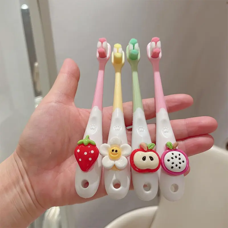 Bàn Chải Đánh Răng Trẻ Em, Thiết Kế Hoạt Hình Trái Cây Dễ Thương, Hình Dâu Tây, Lông Mềm Siêu Mịn, Bàn Chải Làm Sạch Và Chăm Sóc Răng Miệng, Thích Hợp Cho Trẻ 2-12 Tuổi 1