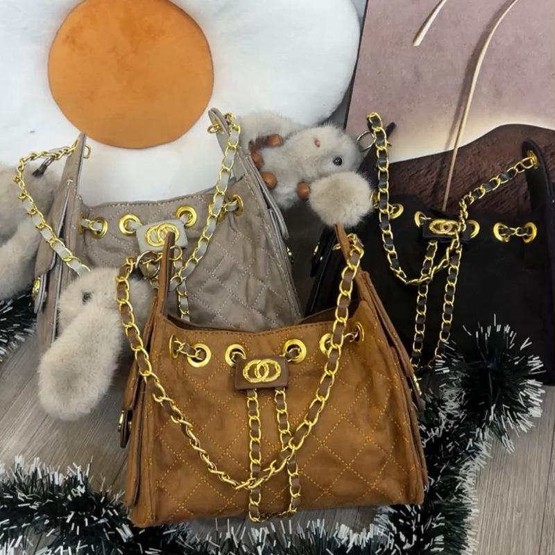  Túi xách nữ   da lộn   dáng hộp 2 bên khóa tròn size 23 da mềm đẹp đeo vai,đeo chéo phù hợp đi chơi cafe sang chảnh có kèm ảnh thật shop chụ 