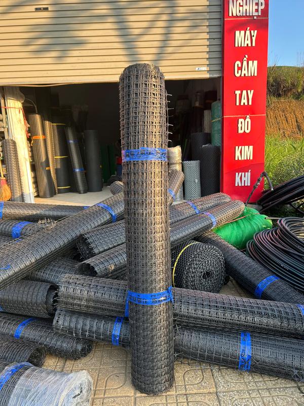 Lưới nhựa dẻo cao 1.8 mét dài 50m ô 2cm và ô 3.5cm lưới dào vườn - lưới quây chuồng gà làm sàn vịt- chịu nắng mưa 10 năm