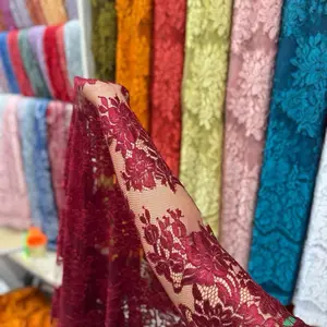 Kain kebaya metalik glossy ceplok