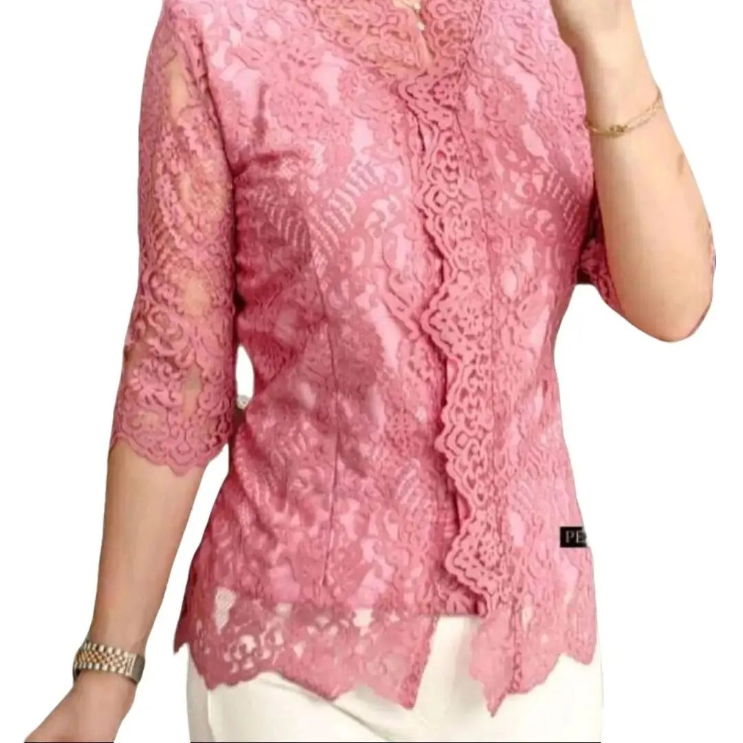 SL Blus Wanita Model Yang Top Bahan Semi Prancis Sesuai Dengan Gambar Motif yang Cantik dan Terkesan Menarik.