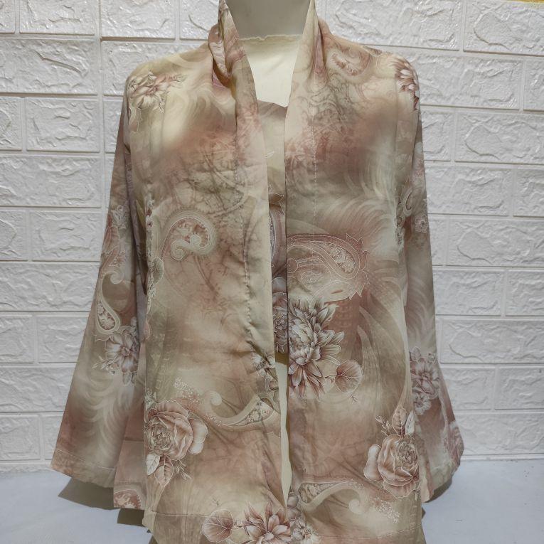 kutu baru nenek kebaya Mbah baju kartini Motif Wanita Panjang Batik Bali