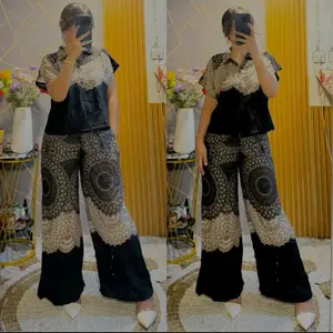 Oneset Crop Rayon Diamond Motif Viral Setelan Celana crop/